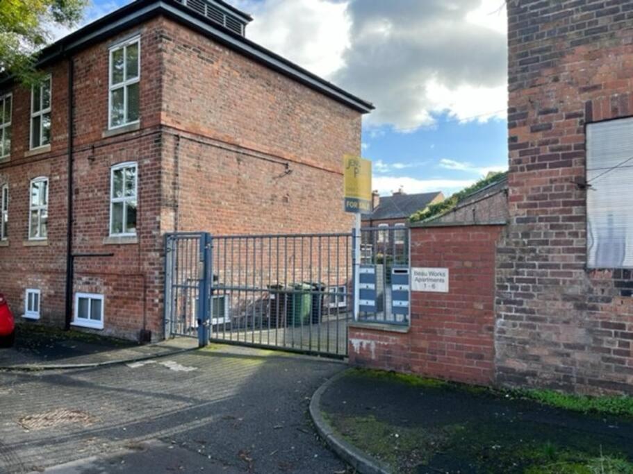 Gorgeous 2 Bed Loft Style Apartment Manchester Exterior foto