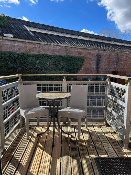 Gorgeous 2 Bed Loft Style Apartment Manchester Exterior foto